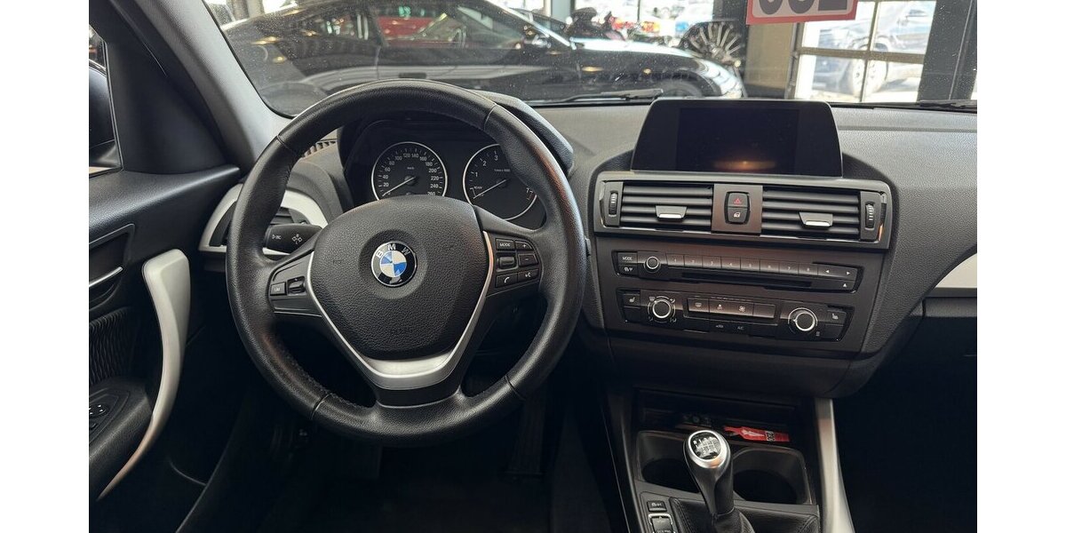 BMW 116i Navigation Sitzheizung BT PDC 111.610 km 8.960 &euro; Lich 35423