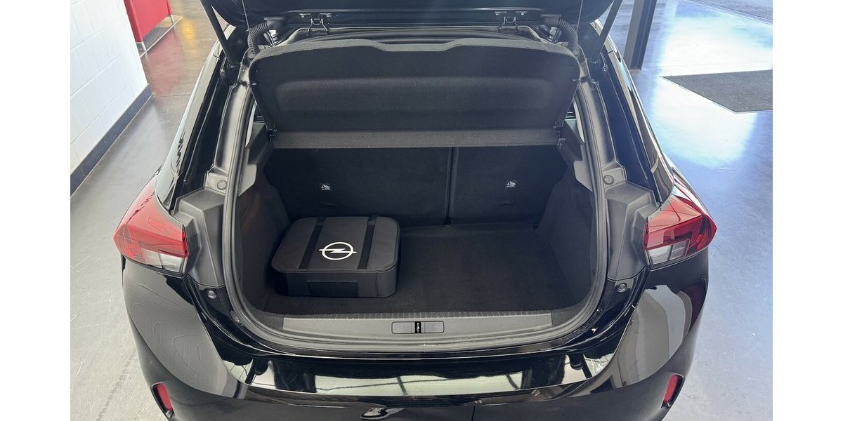 Opel Corsa e Edition 1.Hand 50 kWh Carplay Tempomat 24.400 km 14.720 &euro; Lich 35423