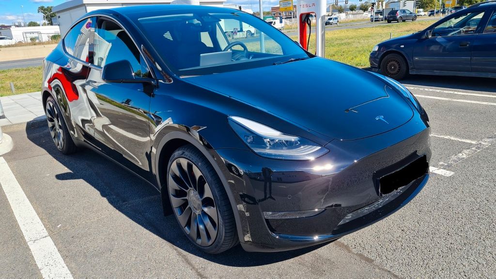 Tesla Model Y 57.600 km 41.700 &euro; Sinn 35764