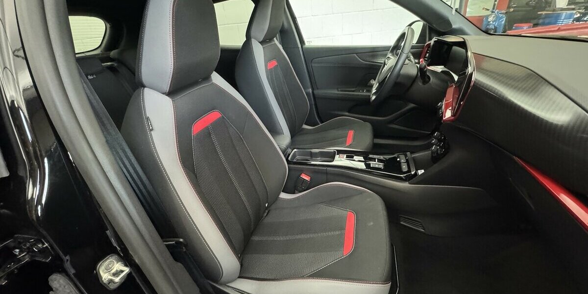Opel Mokka e GS Line 136 50 kWh FULL LED CARPLAY 30.200 km 19.920 &euro; Lich 35423