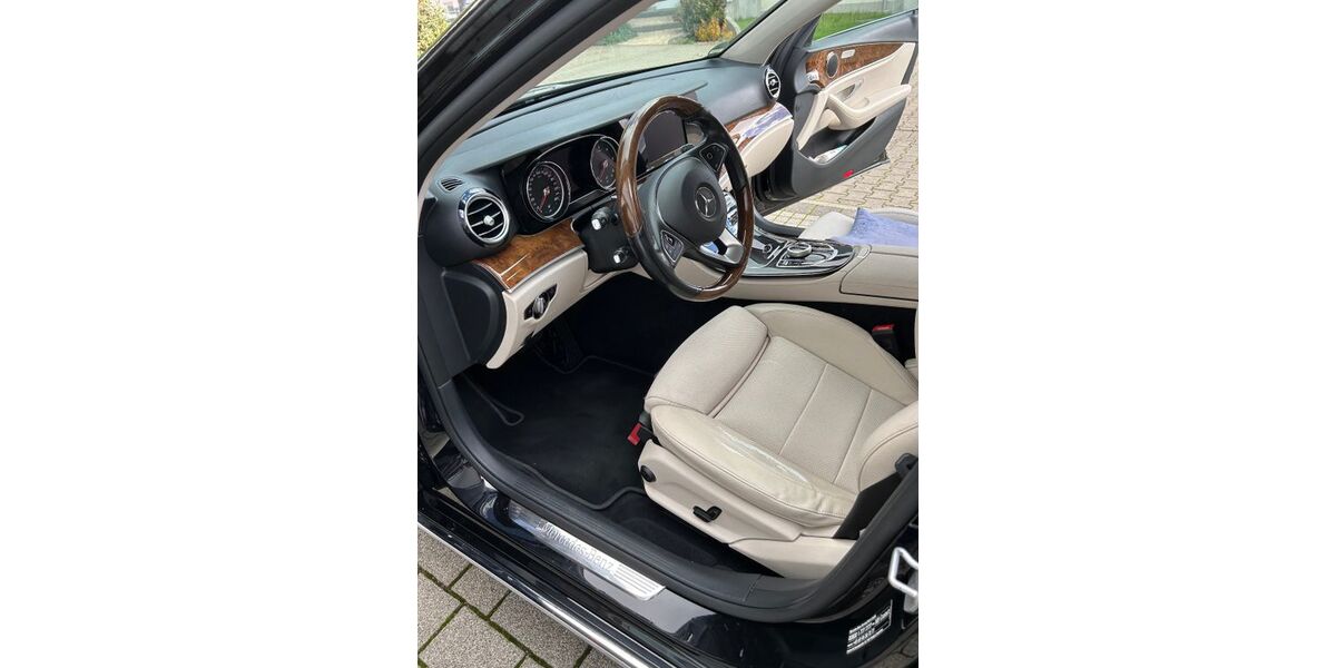 Mercedes-Benz 220 158.400 km 19.100 &euro; Pohlheim 35415