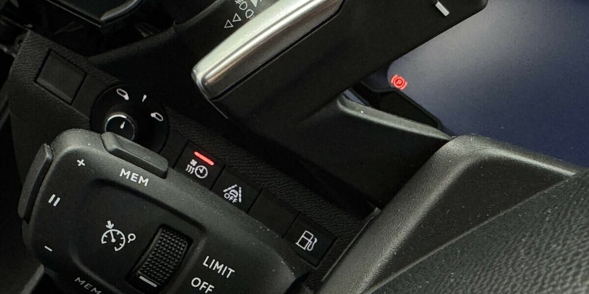 DS Automobiles DS7 Crossback 300 4x4 Performance Line 1.Hand 133.100 km 19.660 &euro; Lich 35423