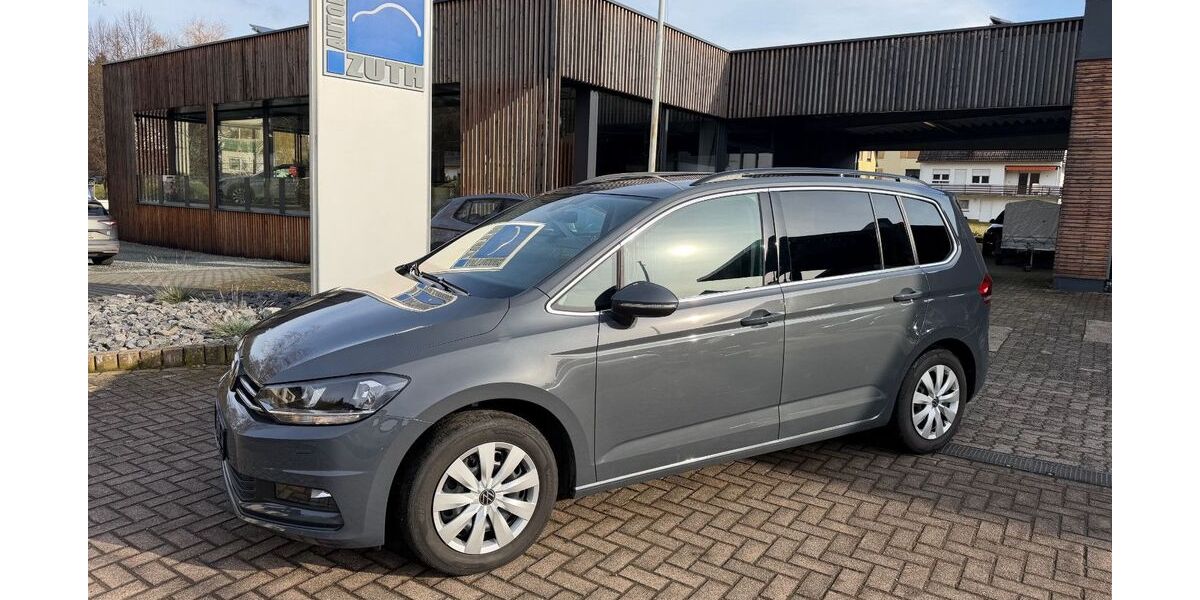 VW Touran 51.000 km 27.390 &euro; Weinbach 35796