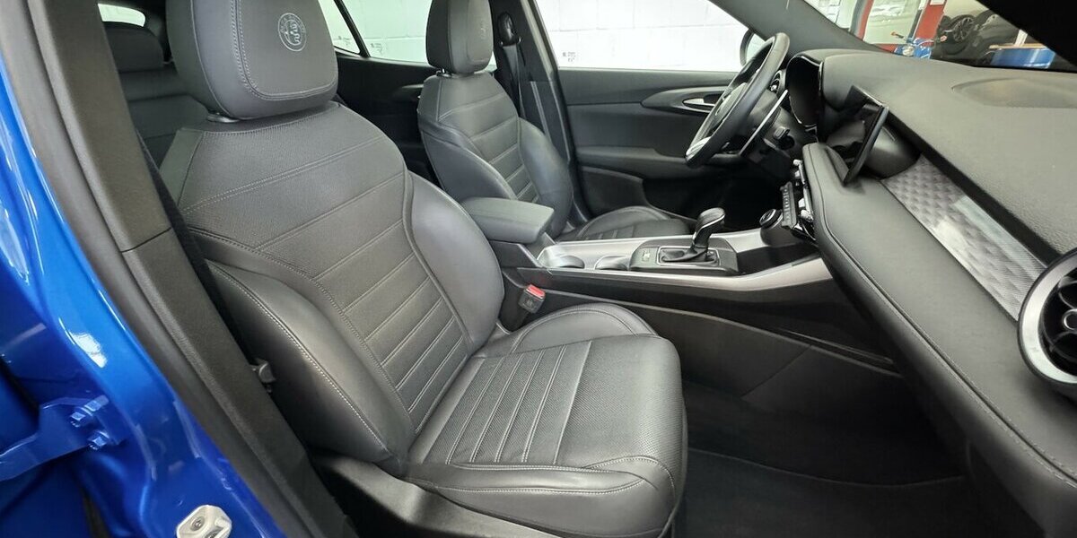 Alfa Romeo Tonale Edizione Speciale Q4 Plug-In-Hybrid AWD 22.700 km 34.890 &euro; Lich 35423