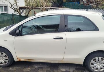 Toyota Yaris 220.046 km 1.350 &euro; Weilburg 35781