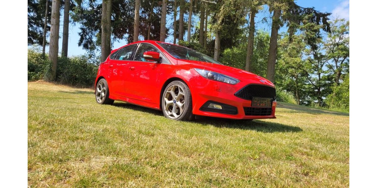 Ford Focus 159.000 km 9.200 &euro; Lahnau 35633