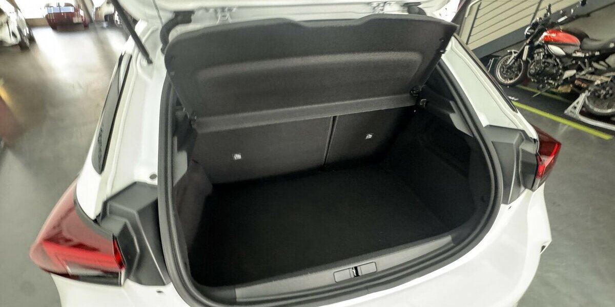 Opel Corsa GS 1.2 Turbo 1.Hand Sitzheizung Carplay 8.600 km 17.320 &euro; Lich 35423