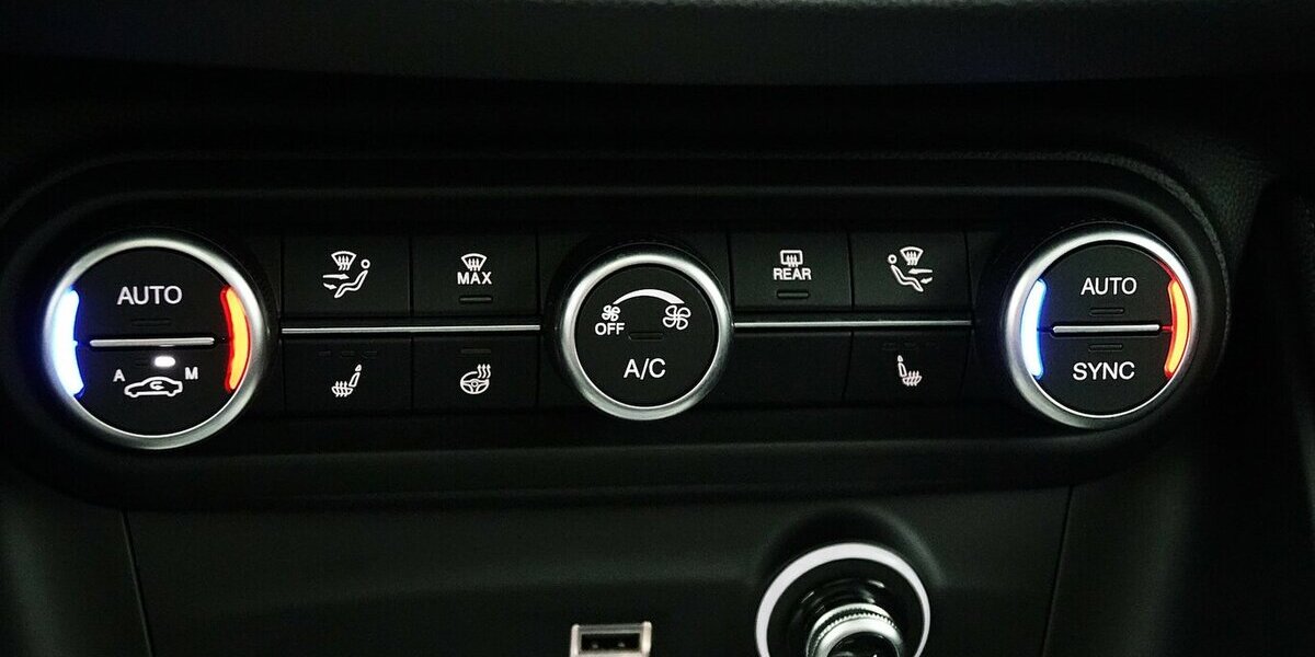 Alfa Romeo Stelvio 2.2 D Competizione Q4 ALLRAD LEDER AHK 45.000 km 39.385 &euro; Lich 35423