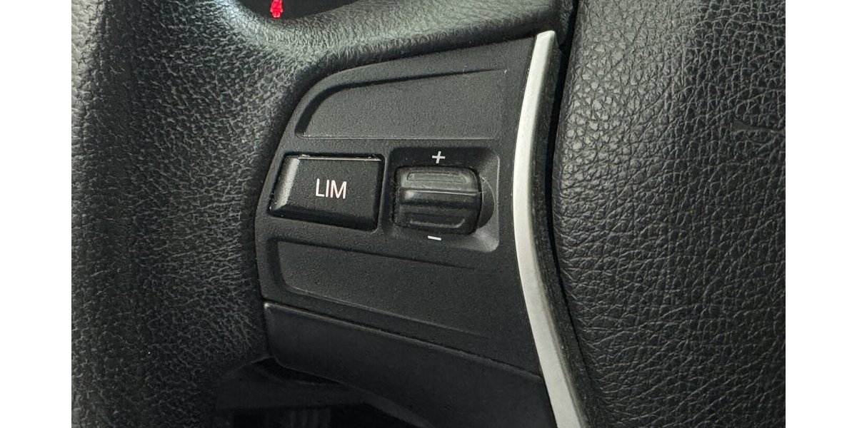 BMW 116i Navigation Sitzheizung BT PDC 111.610 km 9.690 &euro; Lich 35423