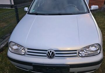 VW Golf 241.100 km 1.389 &euro; Driedorf 35759