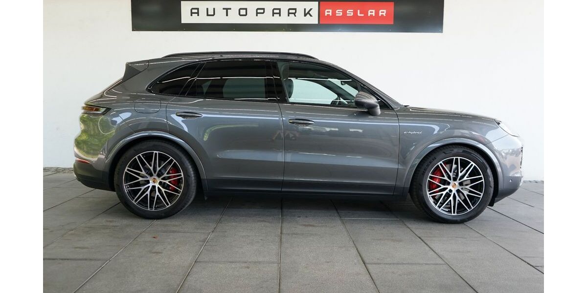 Porsche Cayenne 11.200 km 102.880 &euro; Asslar 35614