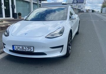 Tesla Model 3 112.000 km 21.880 &euro; Weilburg 35781
