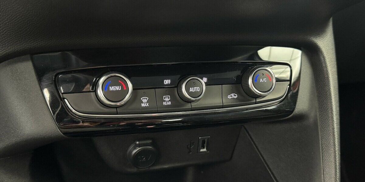 Opel Corsa e Edition 1.Hand 50 kWh Carplay Tempomat 24.400 km 14.720 &euro; Lich 35423