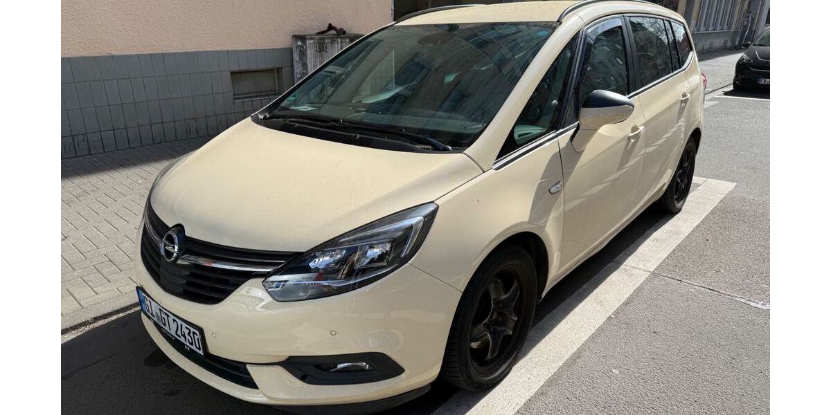 Opel Zafira Tourer 300.196 km 4.350 &euro; Gießen 35390