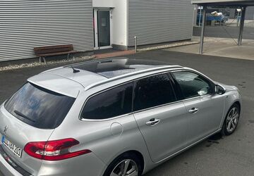 Peugeot 308 152.000 km 5.900 &euro; Dillenburg 35683