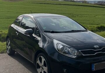 Kia Rio 109.000 km 6.500 &euro; Weimar 35096