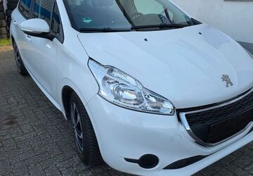 Peugeot 208 105.600 km 2.899 &euro; Fernwald 35463