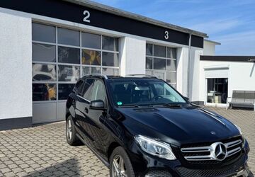 Mercedes-Benz GLE 350 178.221 km 28.900 &euro; Merenberg 35799