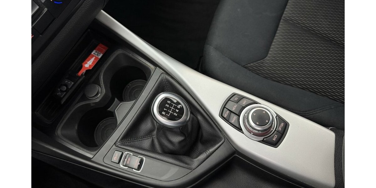 BMW 116i Navigation Sitzheizung BT PDC 111.610 km 9.690 &euro; Lich 35423