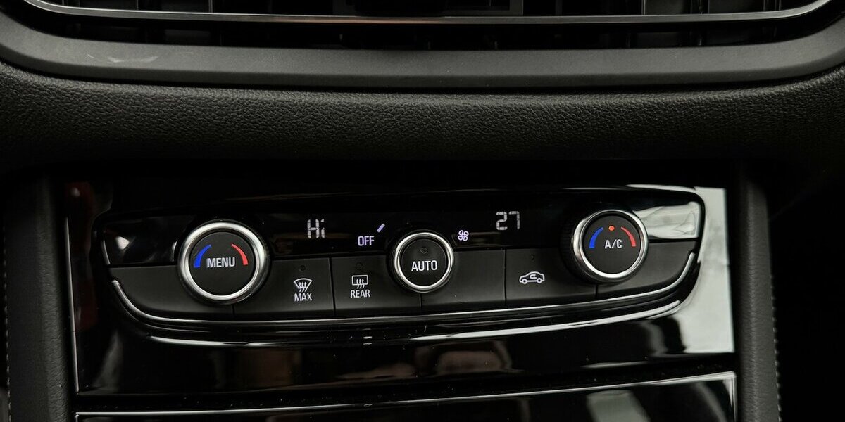 Opel Grandland GS Line 1.2 Turbo 130 LED Carplay Navi 8.700 km 20.680 &euro; Lich 35423