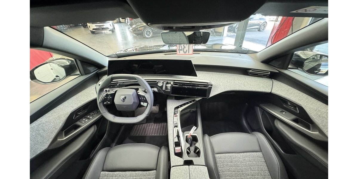 Peugeot 5008 145 Mild Hybrid Allure7 Sitzer LED 360°Cam 35.800 km 28.760 &euro; Lich 35423