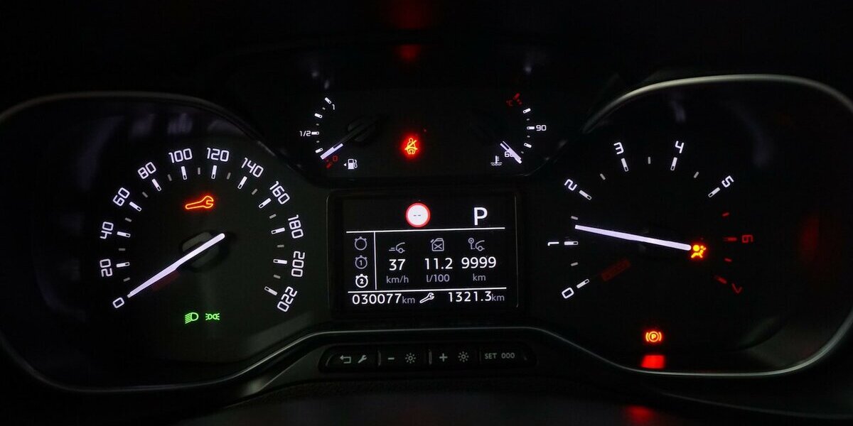 Citroen Berlingo 1.2 PureTech EAT8 Shine XL AHK 38.900 km 26.330 &euro; Lich 35423