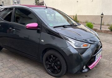 Toyota Aygo (X) 50.700 km 10.500 &euro; Haiger 35708