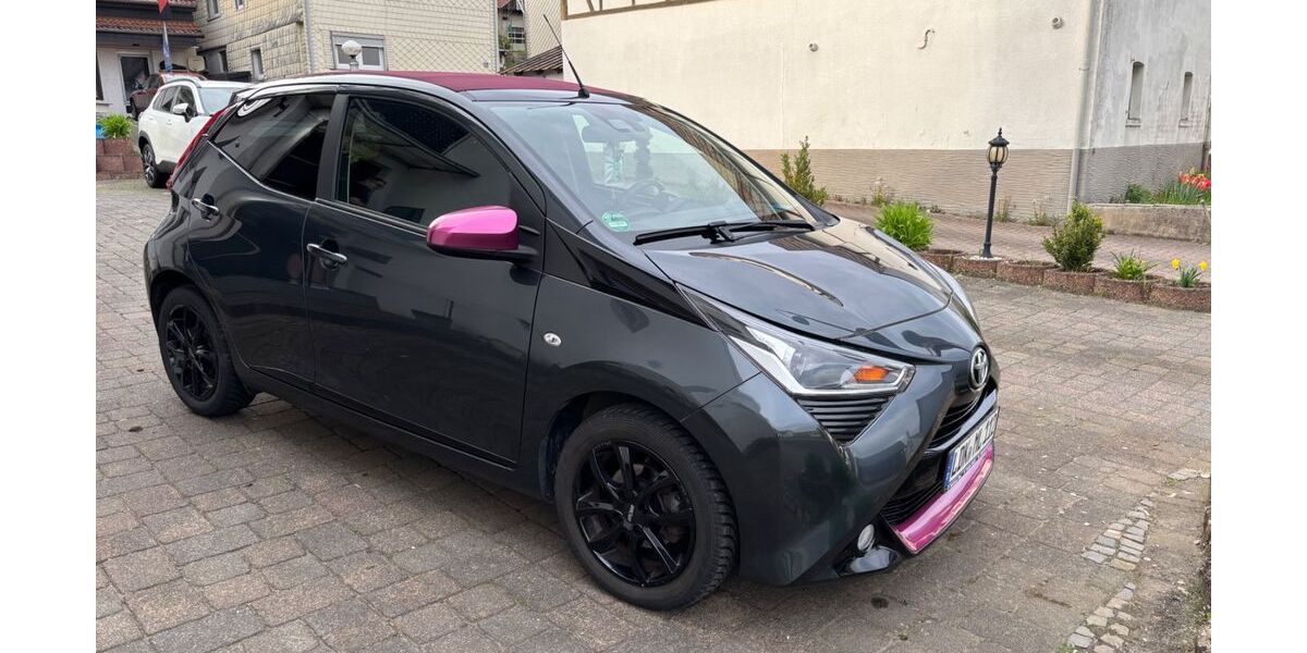 Toyota Aygo (X) 50.700 km 10.500 &euro; Haiger 35708