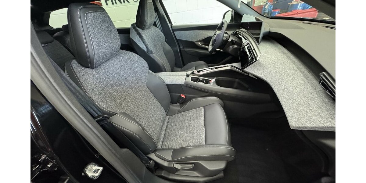 Peugeot 5008 145 Mild Hybrid Allure7 Sitzer LED 360°Cam 35.800 km 28.760 &euro; Lich 35423