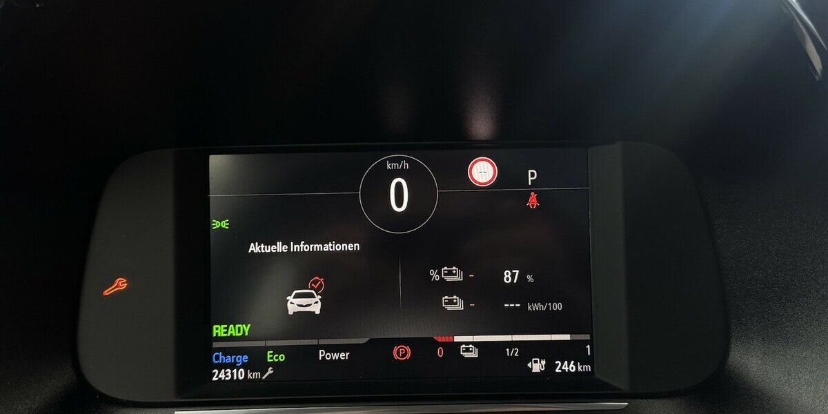 Opel Corsa e Edition 1.Hand 50 kWh Carplay Tempomat 24.400 km 14.720 &euro; Lich 35423