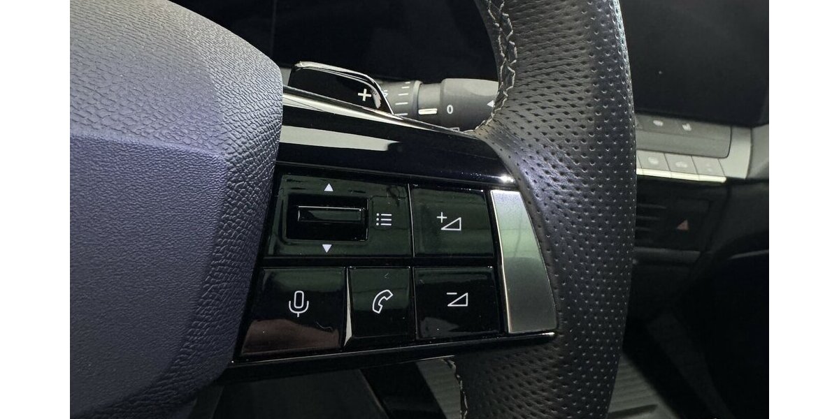 Opel Astra GS 130 Ultimate Full LED 360° Cam Panorama 40.200 km 23.350 &euro; Lich 35423