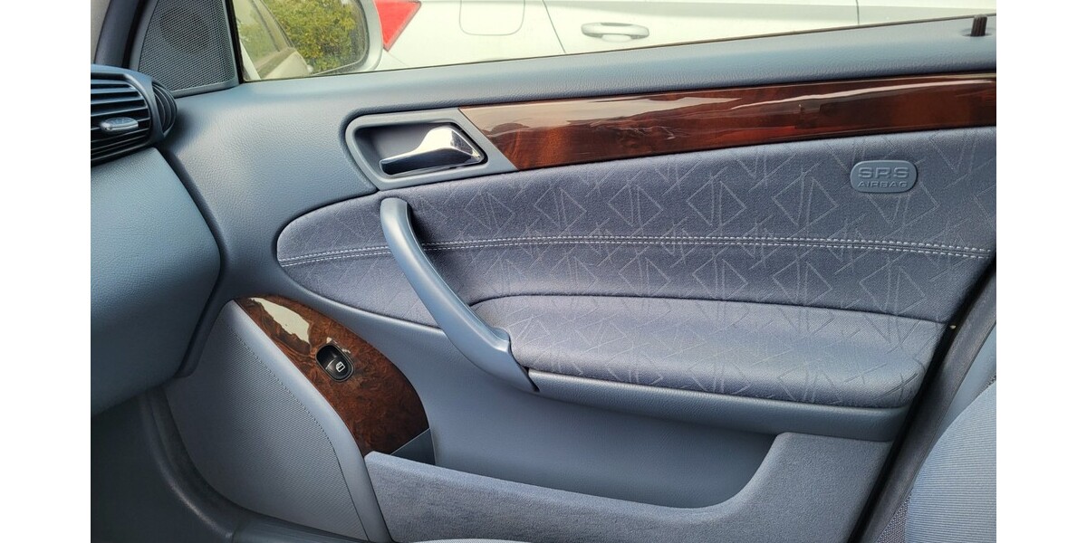 Mercedes-Benz 220 66.300 km 7.900 &euro; Linden 35440