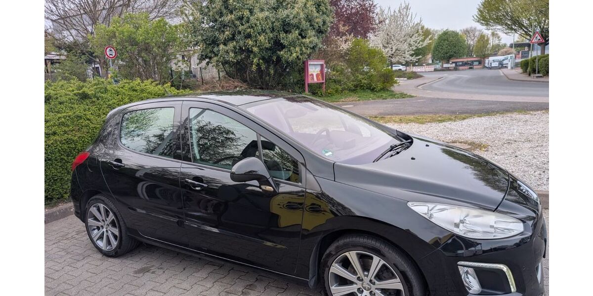 Peugeot 308 176.000 km 4.500 &euro; Lollar 35457