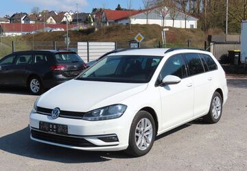 VW Golf 111.800 km 14.100 &euro; Solms-Oberbiel 35606