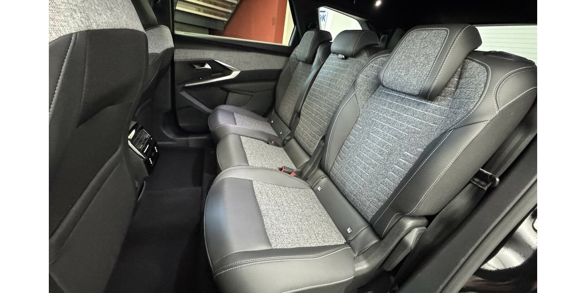 Peugeot 5008 145 Mild Hybrid Allure7 Sitzer LED 360°Cam 35.800 km 28.760 &euro; Lich 35423