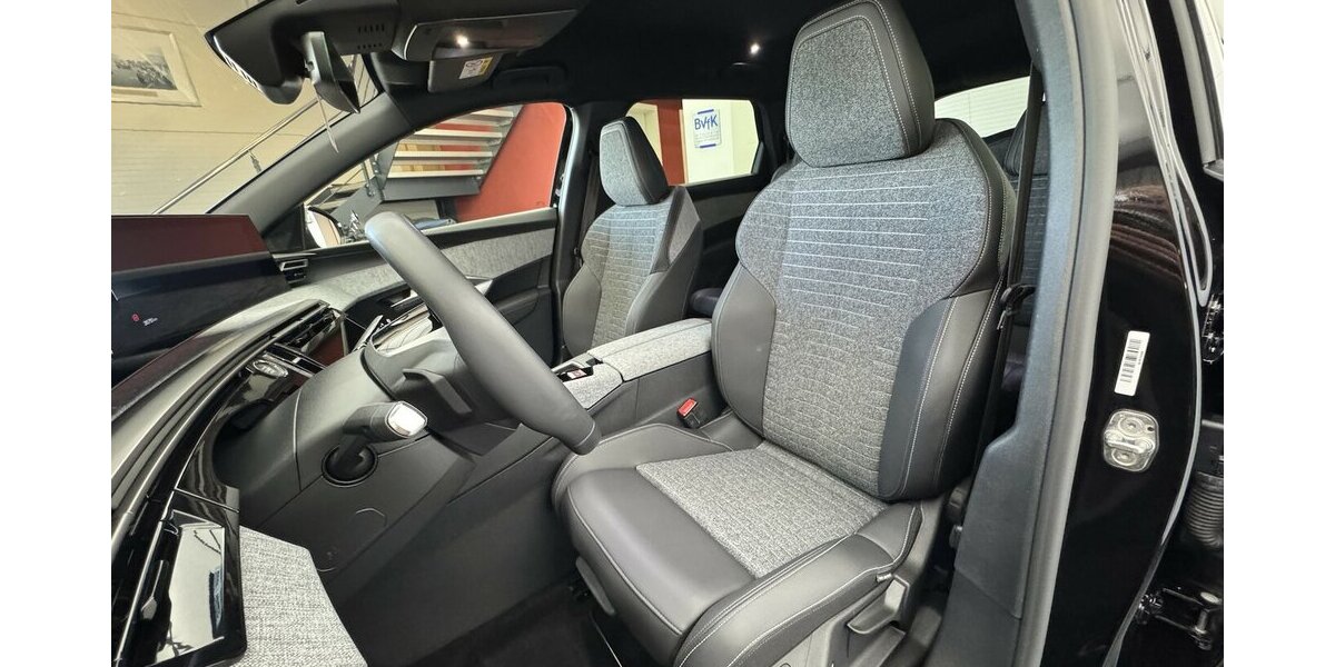 Peugeot 5008 145 Mild Hybrid Allure7 Sitzer LED 360°Cam 35.800 km 28.760 &euro; Lich 35423