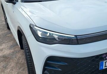 VW Tiguan 14.000 km 44.500 &euro; Breitscheid 35767