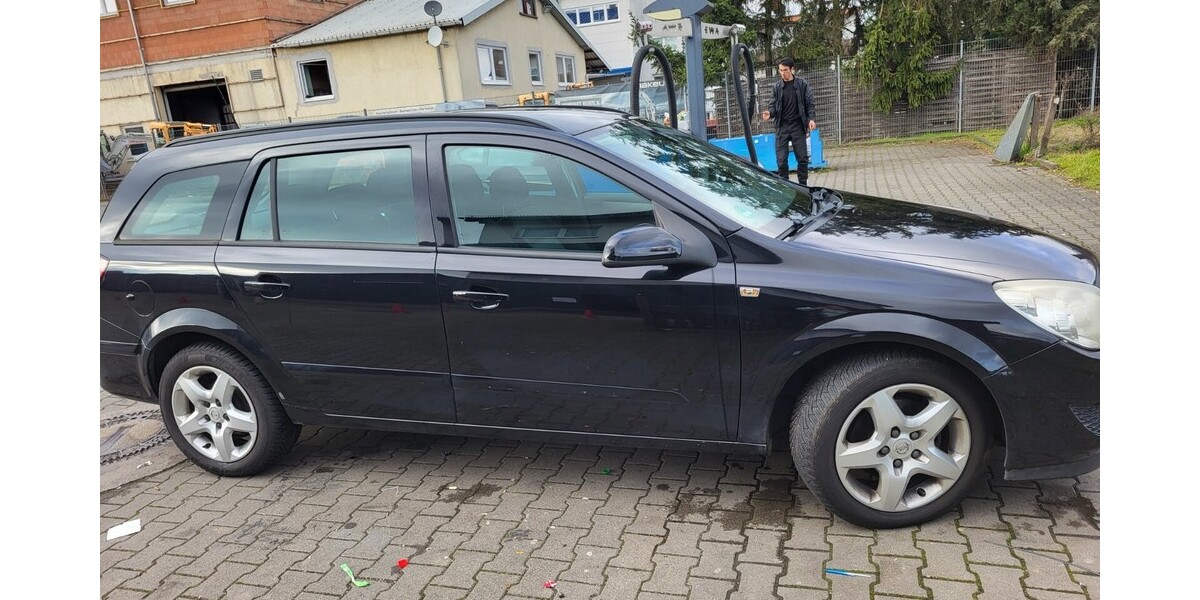 Opel Astra 127.000 km 3.500 &euro; Langgöns 35428