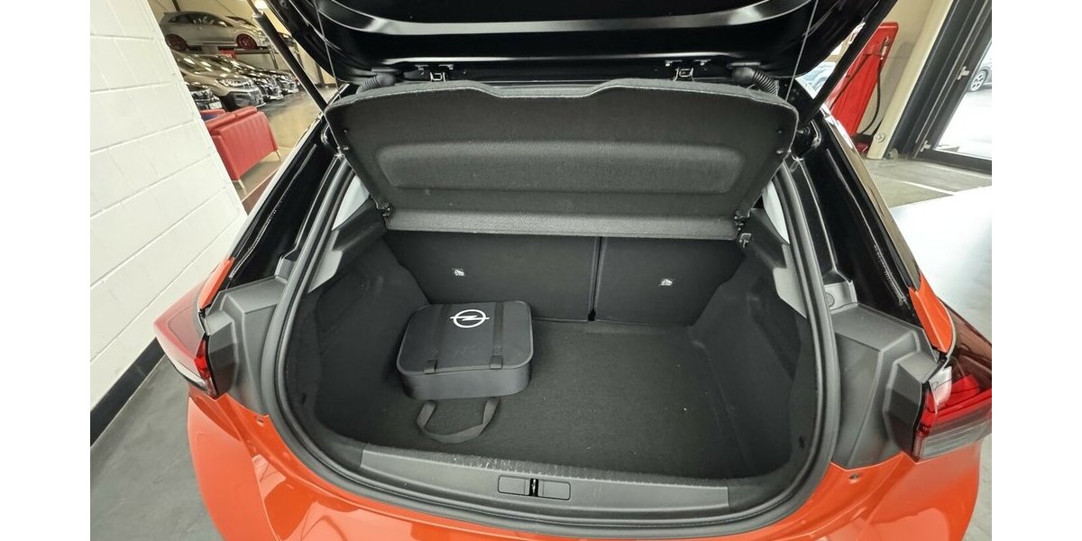 Opel Corsa e Elegance 1.Hand 50 kWh Carplay Sitzhzg 23.400 km 16.890 &euro; Lich 35423