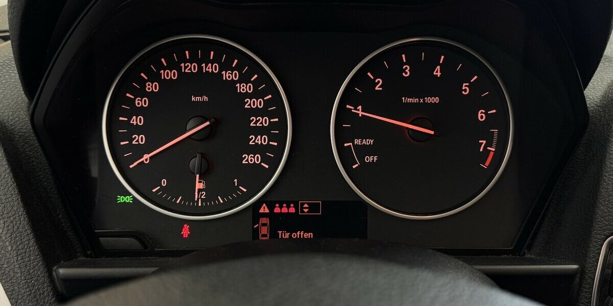 BMW 116i Navigation Sitzheizung BT PDC 111.610 km 8.960 &euro; Lich 35423