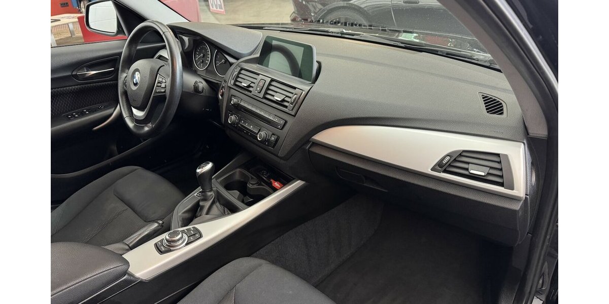 BMW 116i Navigation Sitzheizung BT PDC 111.610 km 8.960 &euro; Lich 35423