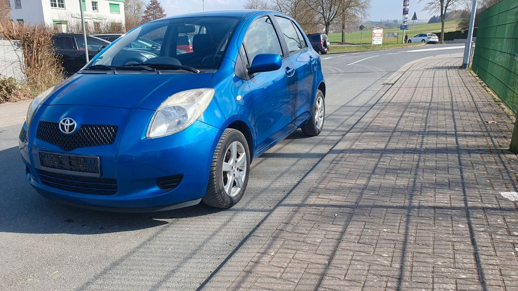 Toyota Yaris 177.710 km 3.999 &euro; Runkel OT Ennerich 65594