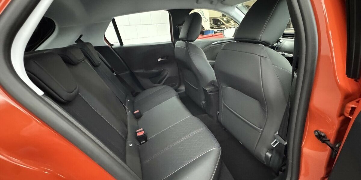 Opel Corsa e Elegance 1.Hand 50 kWh Carplay Sitzhzg 23.400 km 16.890 &euro; Lich 35423