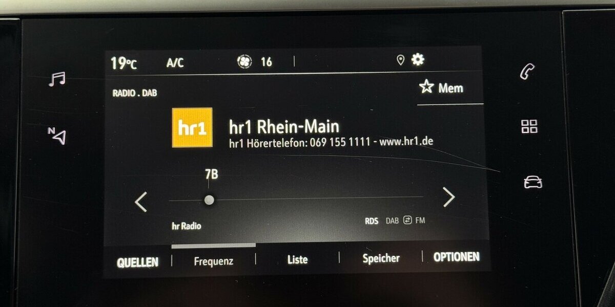 Opel Corsa e Elegance 1.Hand 50 kWh Carplay Sitzhzg 23.400 km 16.890 &euro; Lich 35423