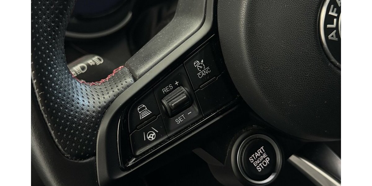 Alfa Romeo Giulia 2.0 Competizione Q4 Turbo CarPlay Kamera 9.970 km 41.220 &euro; Lich 35423