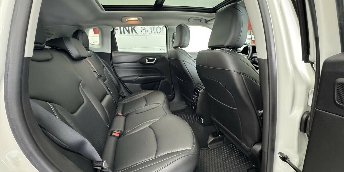 Jeep Compass S Plug-IN Hybrid 4WD 1.Hand Panoramadach 36.500 km 26.790 &euro; Lich 35423