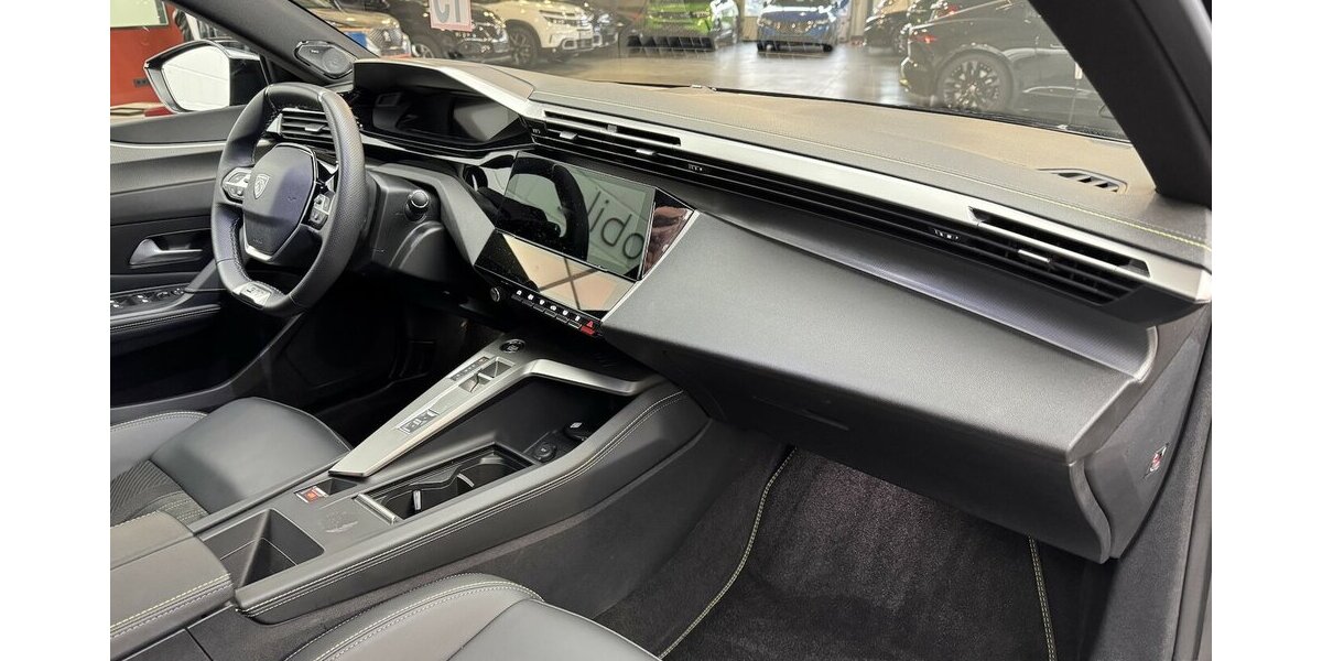 Peugeot 408 GT 145 Hybrid DSC6 Massage 360° Cam 21.700 km 26.950 &euro; Lich 35423