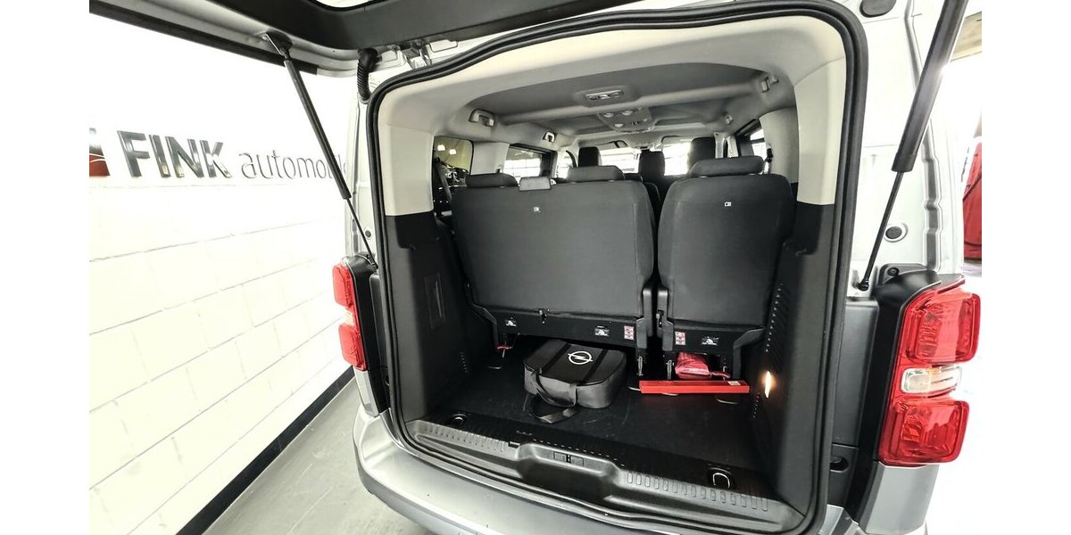 Opel Zafira Life -e Selection M 75kWh 9 Sitzer CAM 29.800 km 31.990 &euro; Lich 35423