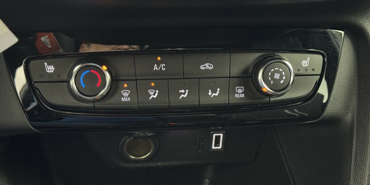 Opel Corsa GS 1.2 Turbo 1.Hand Sitzheizung Carplay 8.600 km 17.320 &euro; Lich 35423