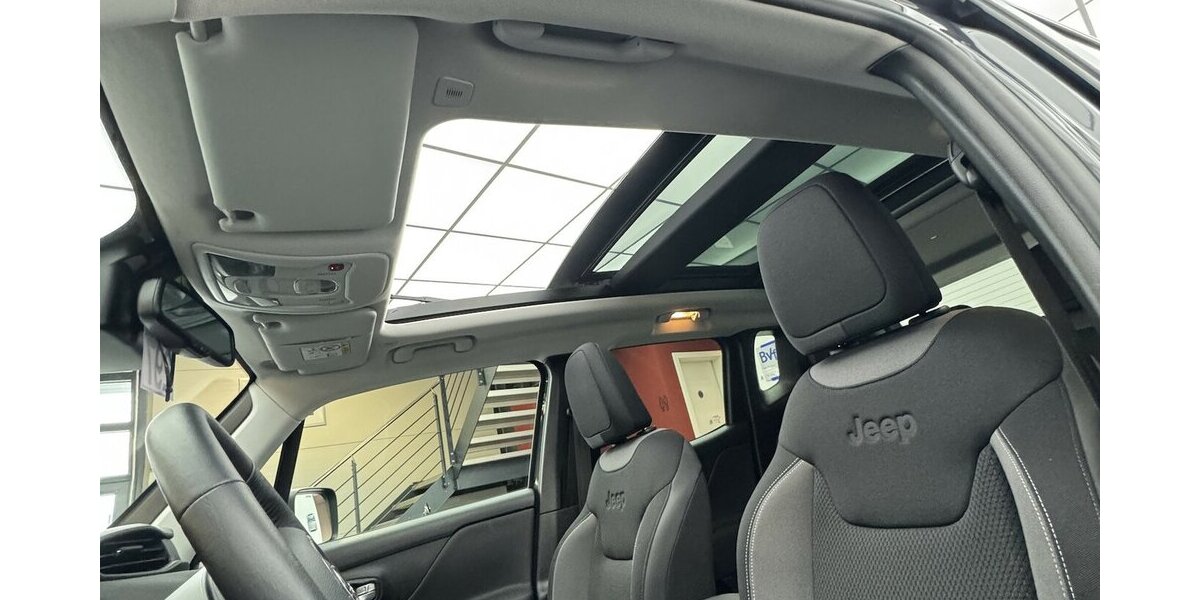 Jeep Renegade 1.5 Mild-Hybrid Limited Panoramadach 15.835 km 21.590 &euro; Lich 35423